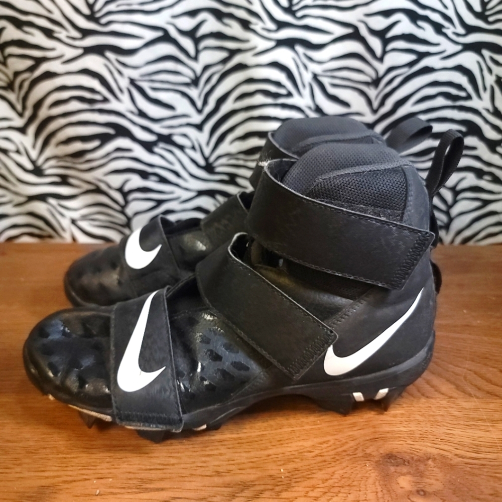 AUCRL4 0430 Thrifted Boys Sz. 5.5 Nike High Top Molded Cleats GWOLOO1.32